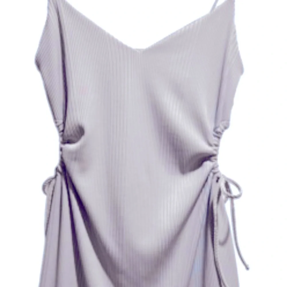 Top Sop Cut Out Mini Dress in lilac - Picture 2 of 3